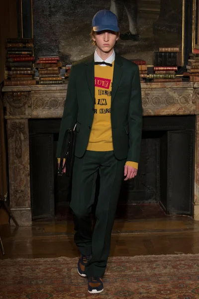 Look 26